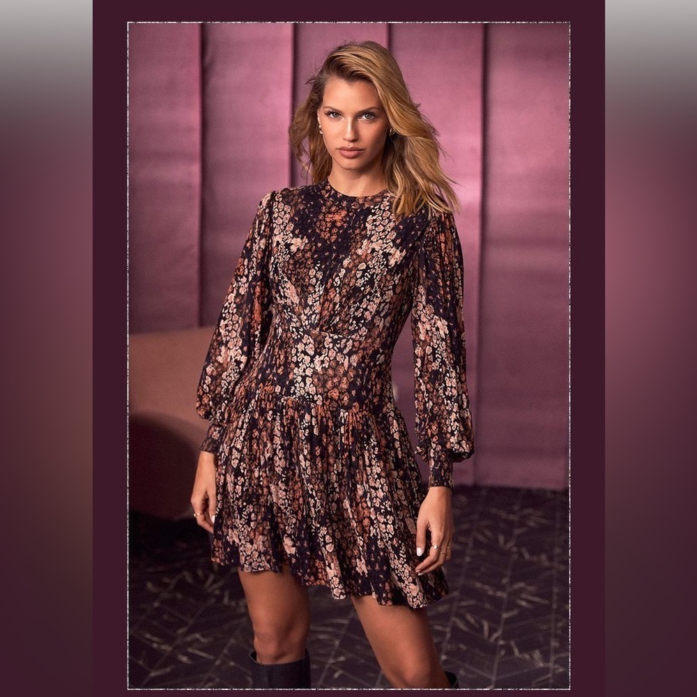 ✅FREE PEOPLE XS Free People Heartbeats Mini Dress